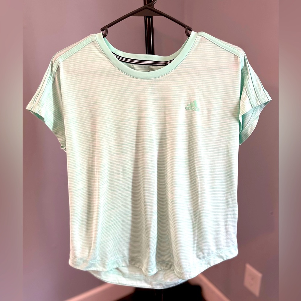 Women’s Adidas short sleeve shirt